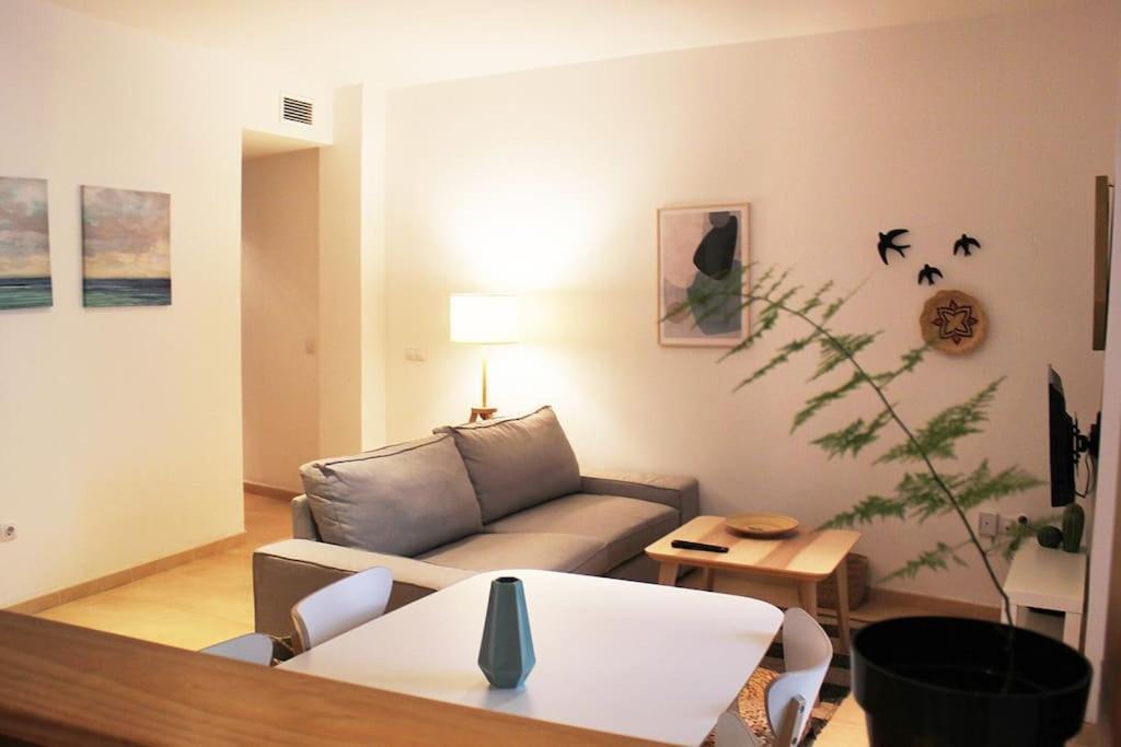 Fancy Apartment In A Historic House, Chiclana City Center By C. Dreams ชิกลานา เด ลา ฟรอนเตรา ภายนอก รูปภาพ