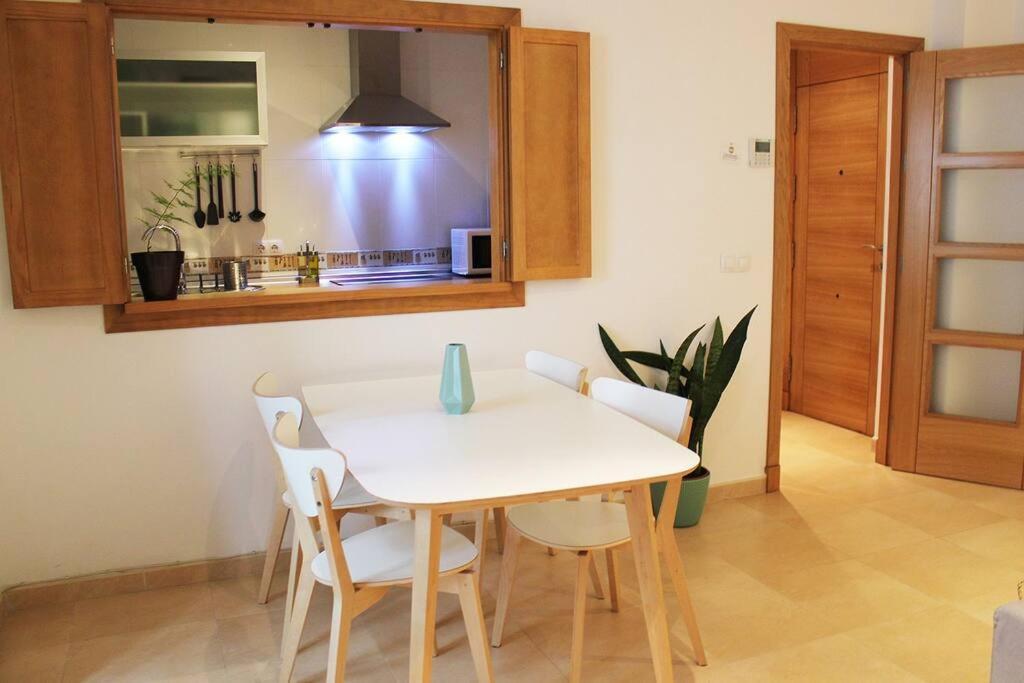 Fancy Apartment In A Historic House, Chiclana City Center By C. Dreams ชิกลานา เด ลา ฟรอนเตรา ภายนอก รูปภาพ