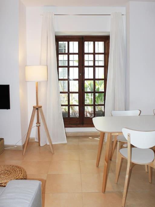 Fancy Apartment In A Historic House, Chiclana City Center By C. Dreams ชิกลานา เด ลา ฟรอนเตรา ภายนอก รูปภาพ