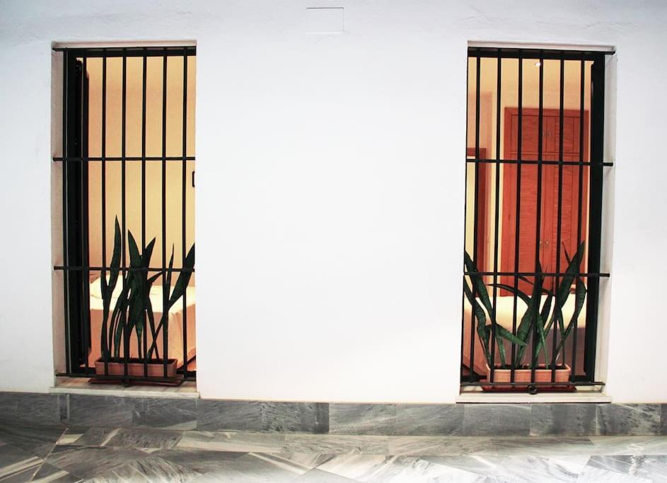 Fancy Apartment In A Historic House, Chiclana City Center By C. Dreams ชิกลานา เด ลา ฟรอนเตรา ภายนอก รูปภาพ