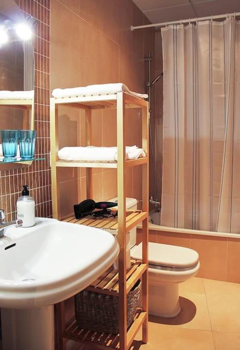 Fancy Apartment In A Historic House, Chiclana City Center By C. Dreams ชิกลานา เด ลา ฟรอนเตรา ภายนอก รูปภาพ
